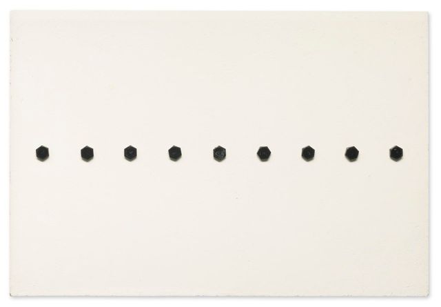 9 Bolzen auf Weiß 2⁄61