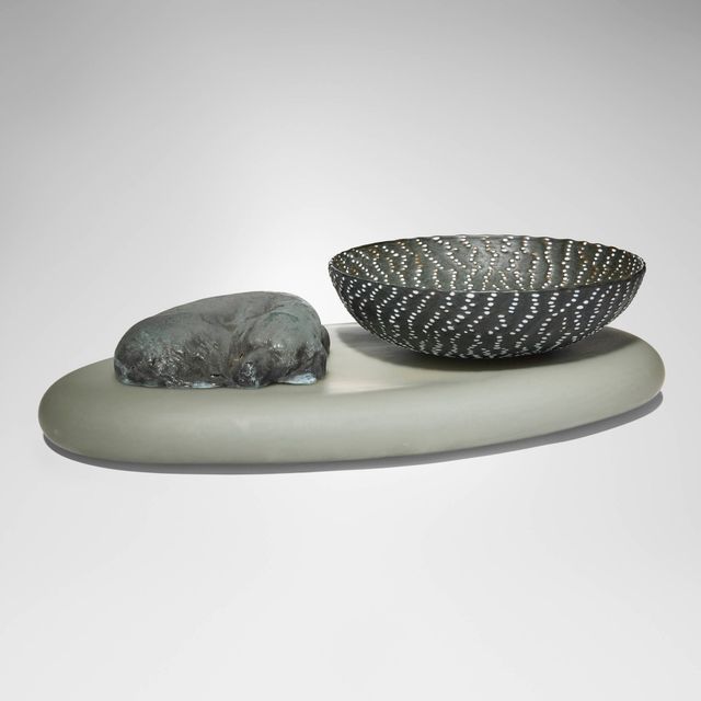 Granulare Bowl with Sleeping English Setter