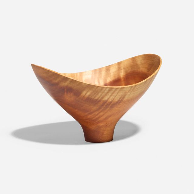 Footed bowl