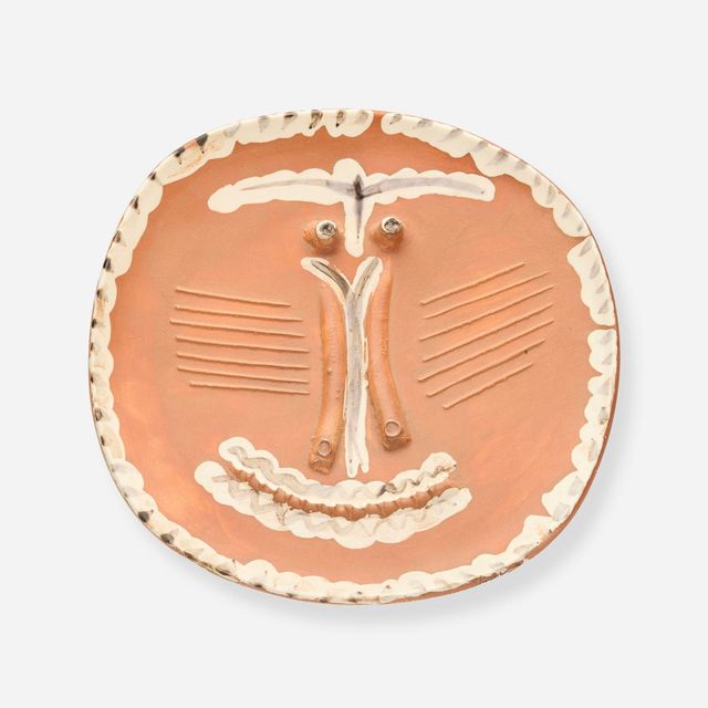 Visage au nez pincé